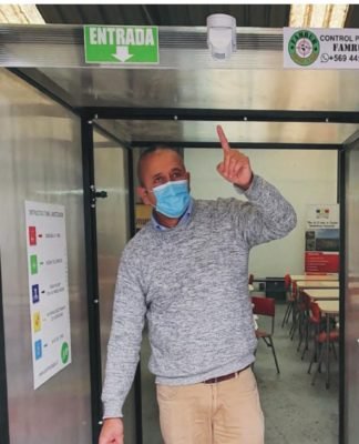 “Este túnel aplica al usuario un componente orgánico total- mente inofensivo. No tiene efectos secundarios en la piel.”